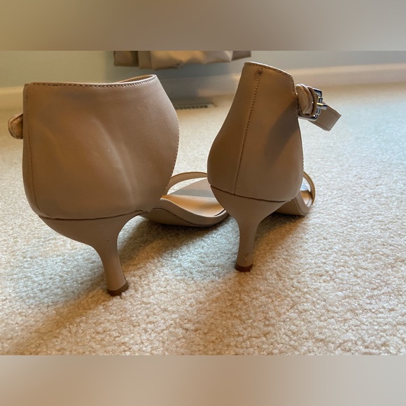 Nine West Beige Ankle Strap Heels size 8 - Picture 6 of 7